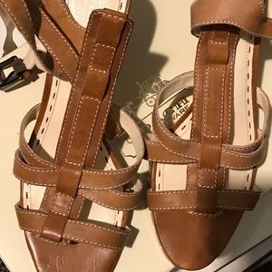 Coach women’s flora sandals size 9.5